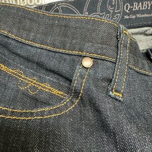 Wrangler Q-Baby. 3/4 x 32. Like new. Dark wash.